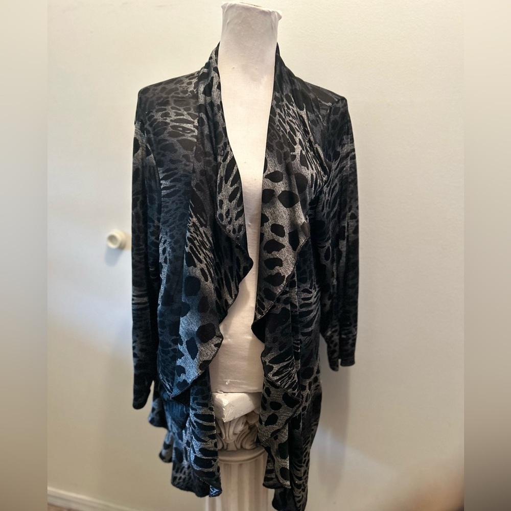30% off w like Woman’s long cardigan 1X blk/gray Animal Print kimono